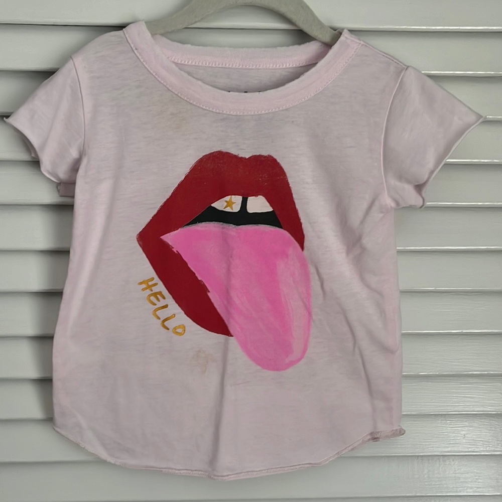 Kids Chaser Shirt HELLO Lips Tongue Tooth Charm graphic